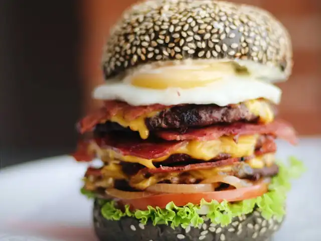 Gambar Makanan Alberto's Burger Lounge 1