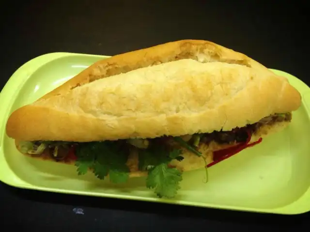 Gambar Makanan Banh Mi Saigon Sandwich Bar 3