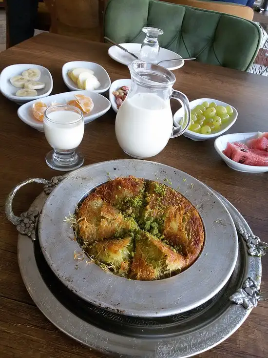 Ehdişam Künefe'nin yemek ve ambiyans fotoğrafları 4