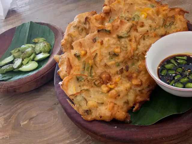 Gambar Makanan Ayam Kremes Nyonyah Bhesar 4