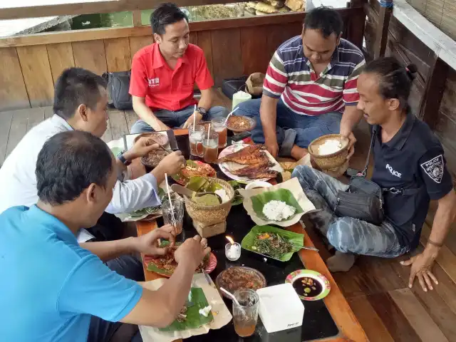 Gambar Makanan Ikan & Degan Bakar Trio G 8