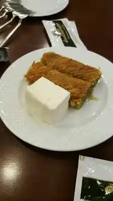 Özdemiroğlu Baklava &amp; Kebap'nin yemek ve ambiyans fotoğrafları 6