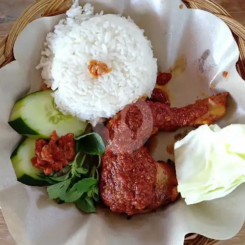 Gambar Makanan Ayam Panggang Bumbu Merah & Nasi Rawon Chen-Chen, Tukad Balian 18