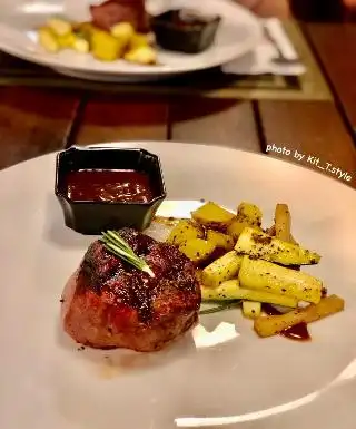 BIFE Charcoal Steakhouse