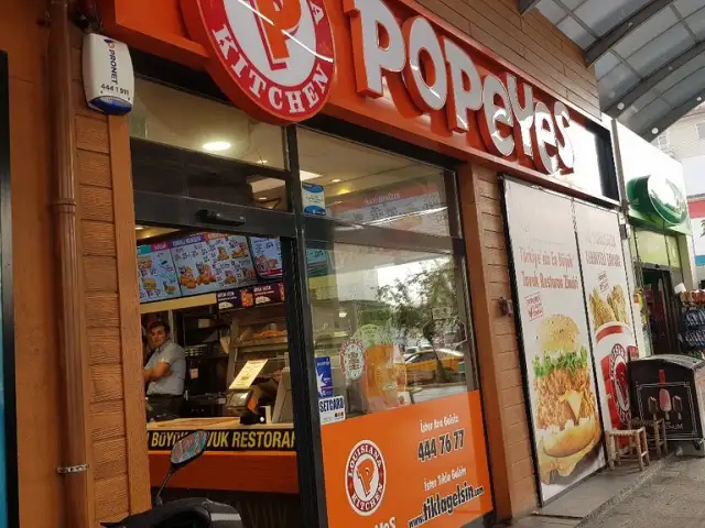 Popeyes Louisiana Kitchen'nin yemek ve ambiyans fotoğrafları 11