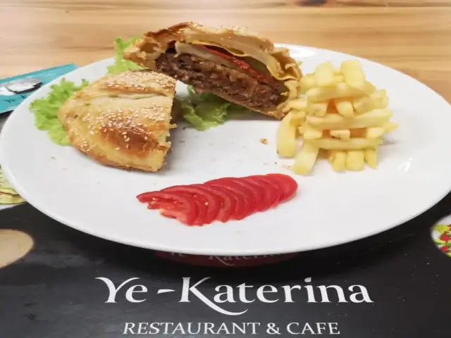 Ye-Katerina Restaurant & Cafe'nin yemek ve ambiyans fotoğrafları 36