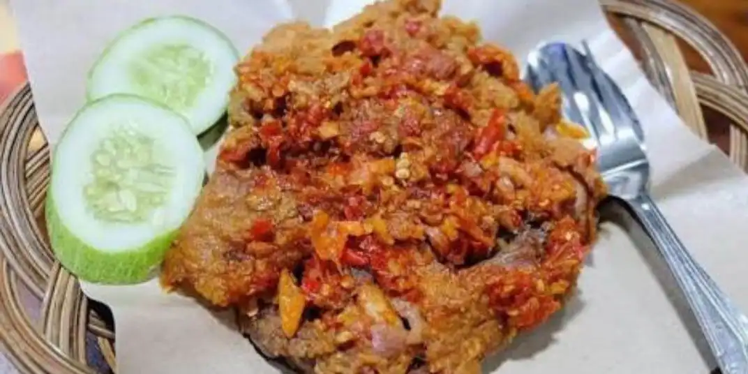 Ayam Geprek Saras 24 Jam, Kerung Kerung