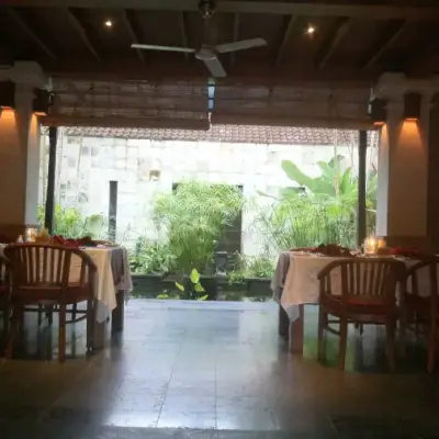 Angkul Angkul Restaurant - The Ubud Village Resort