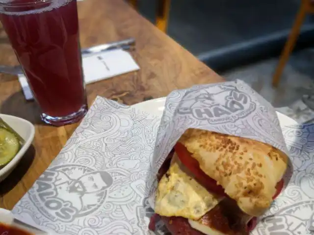 Halo's Sandviç & Tost & Burger'nin yemek ve ambiyans fotoğrafları 8