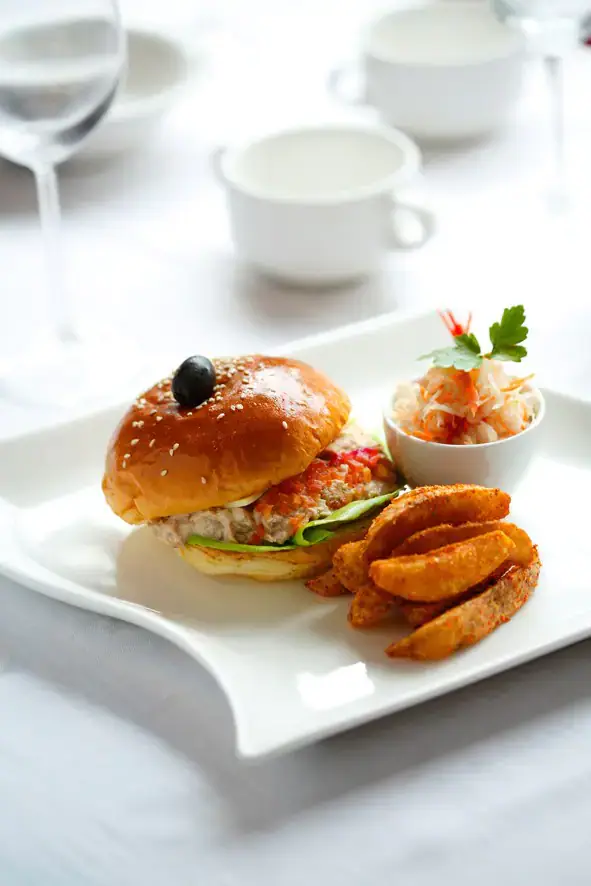 Gambar Makanan Seruni Lounge - Ambhara Hotel 5