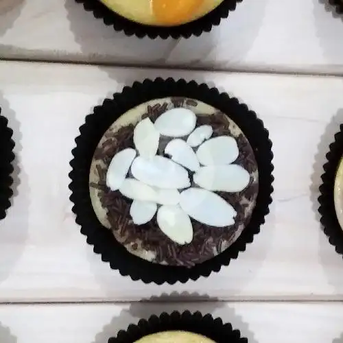 Gambar Makanan Kue Lumpur Wolulas, Karangploso 7