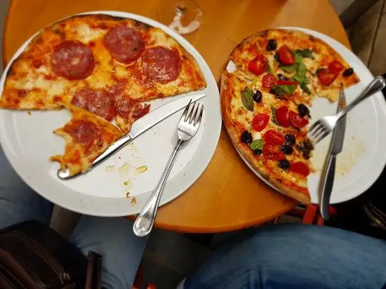 Pizzeria Pera'nin yemek ve ambiyans fotoğrafları 76