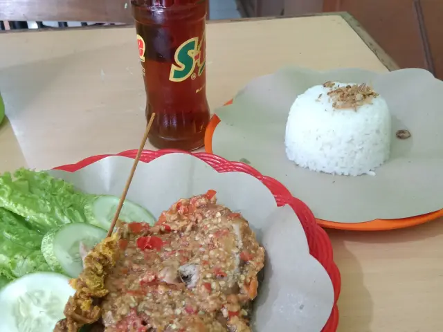 Gambar Makanan AyamGepukPakGembus 2