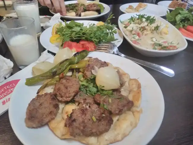 Aksu Hasan Üstün Köfte&Piyaz'nin yemek ve ambiyans fotoğrafları 8