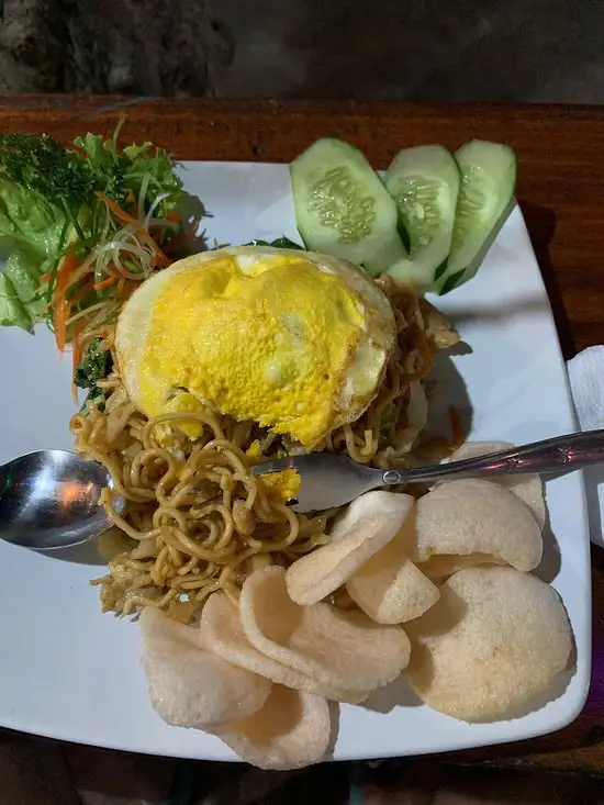 Gambar Makanan Hallo Warung Bar & Grill 19