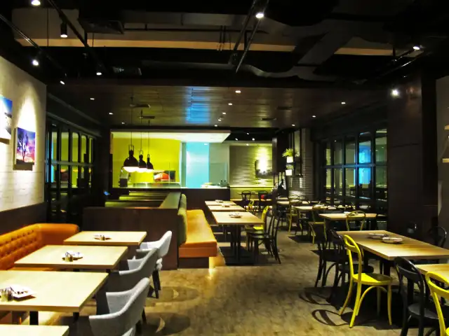 Gambar Makanan California Pizza Kitchen 3