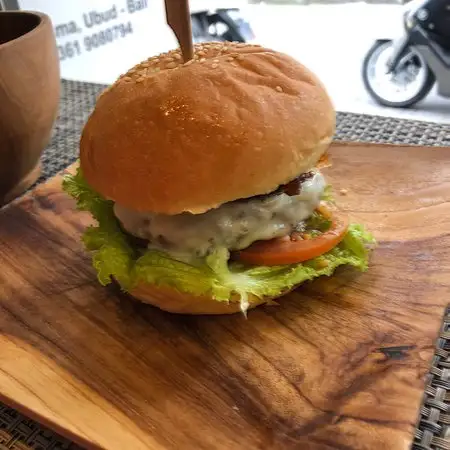 Gambar Makanan Burger Shop Ubud 16