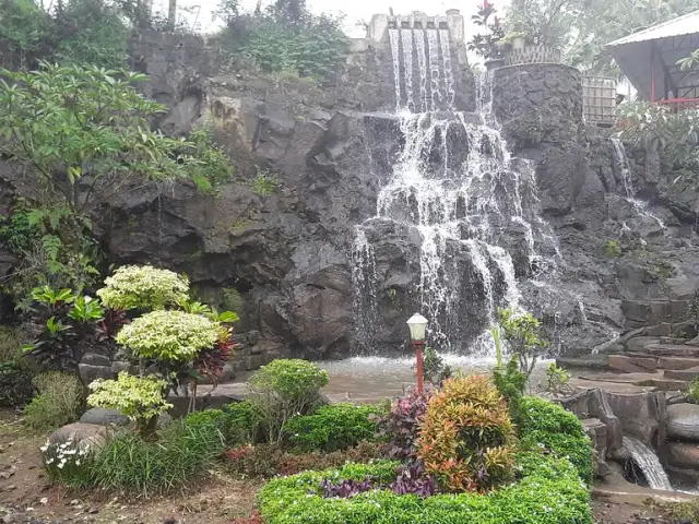 Rest Area Siregol Waterfall