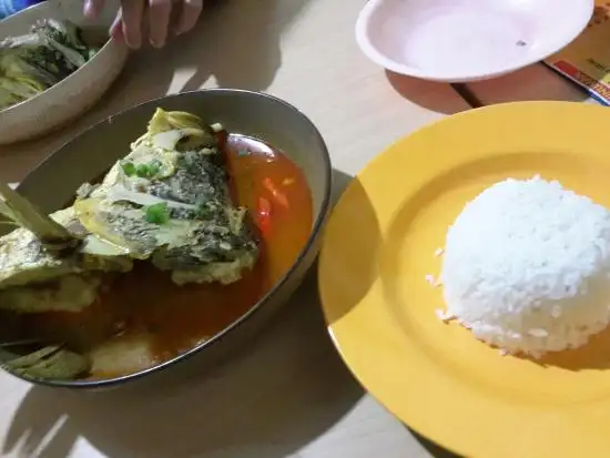 Gambar Makanan Gulai Kepala Ikan Pak Untung 14