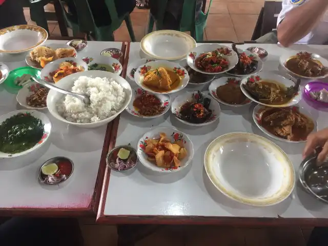 Gambar Makanan Rumah Makan Padang Sidempuan 6