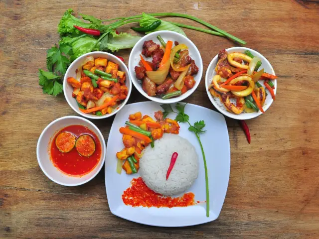 Nasi Ayam Goreng Kunyit Sempoi (Wisma Sumber Asli)