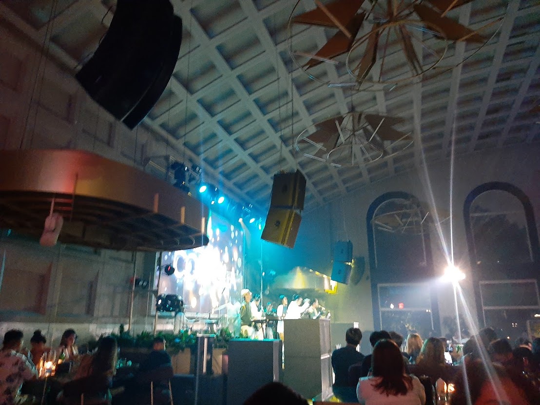 above-and-beyond-terdekat-restoran-dan-tempat-makan-barat-terdekat-di