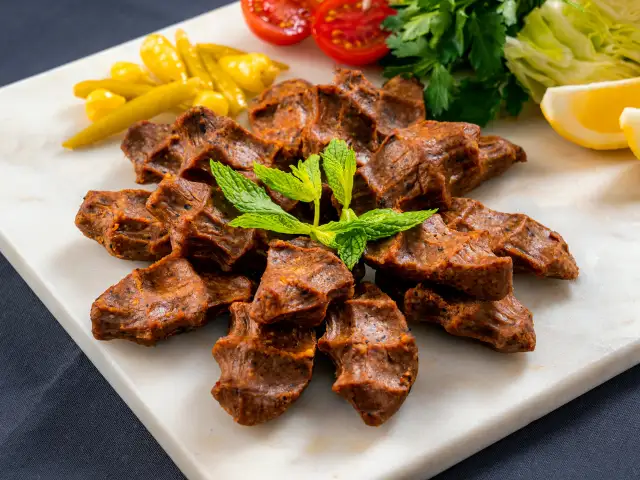 Çiğ Köfteci Berat & Orhan Usta'nin yemek ve ambiyans fotoğrafları 1