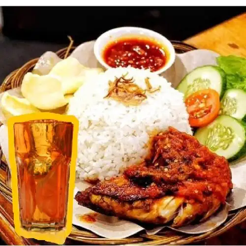 Gambar Makanan Ayam Geprek 2 bang wak, jl.Suwignyo Gg.AL-KARIM No.24 1