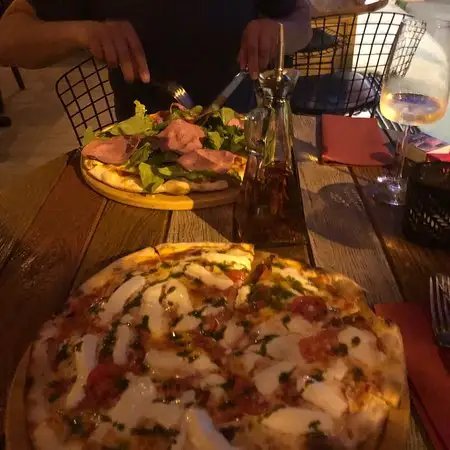 Fiore Italian Restaurant - Pizzeria'nin yemek ve ambiyans fotoğrafları 54