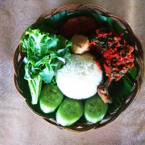 Gambar Makanan Warung Ayam geprek Bu Yanti 11