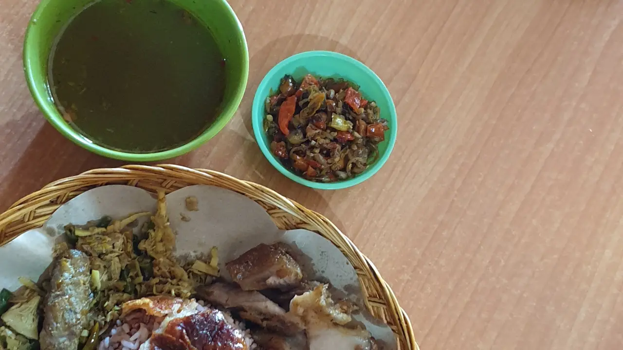 Warung Babi Guling Ibu Ayu Komang