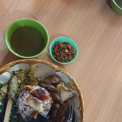 Warung Babi Guling Ibu Ayu Komang