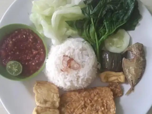 Gambar Makanan Nasi Tempong Bu Bella, Pemogan 7