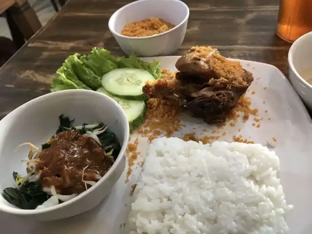 Gambar Makanan Ayam Kremes Bu Tjondro 18