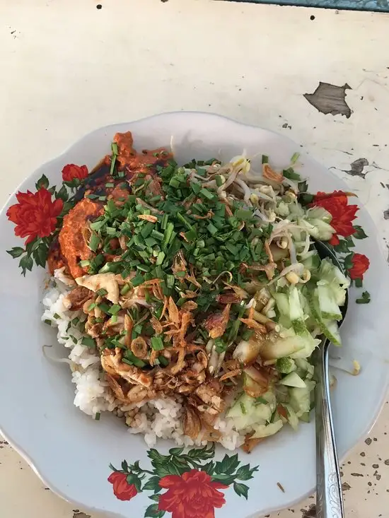 Gambar Makanan Nasi Lengko H. M Sadi 16