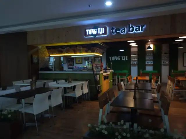 Gambar Makanan Tong Tji Tea Bar 9