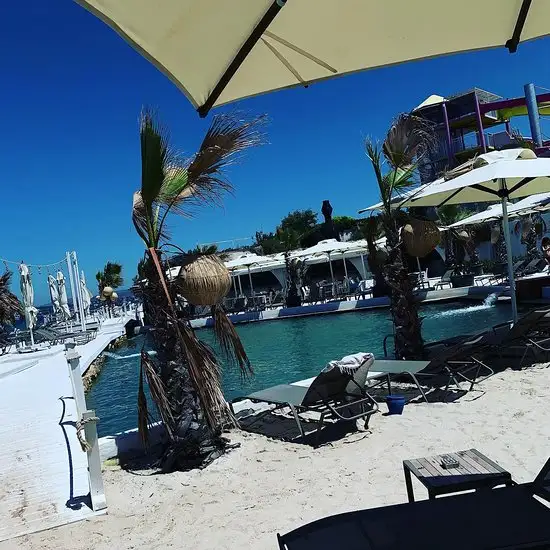 Okeanos Restaurant & Beach'nin yemek ve ambiyans fotoğrafları 1