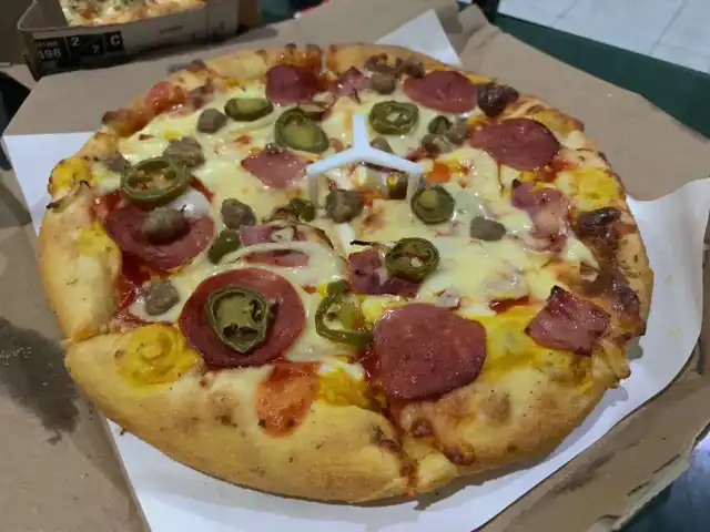 Gambar Makanan Domino's Pizza 9