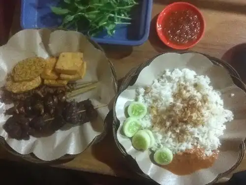 Ayam Goreng Dan Nasi Uduk Betawi, Pondok Kelapa
