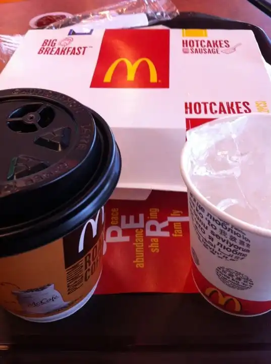 McDonald's & McCafe' Food Photo 2