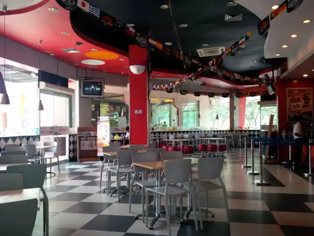 KFC Rest Area KM 39 Tol Jakarta Cikampek