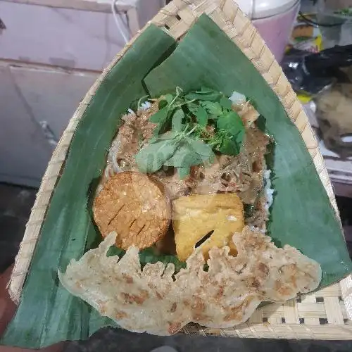 Gambar Makanan Sego Pecel Pincuk Khas Nganjuk  3