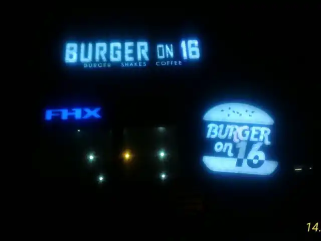 Burger On 16 Food Photo 2