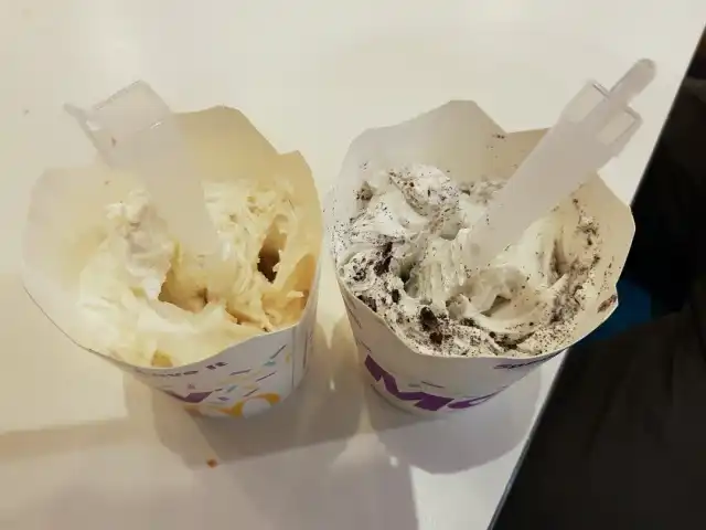 McDonald's Ice Cream Counter Food Photo 1