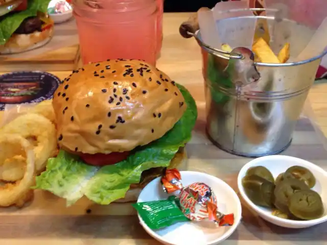 Chi's Burger Company Food Photo 7