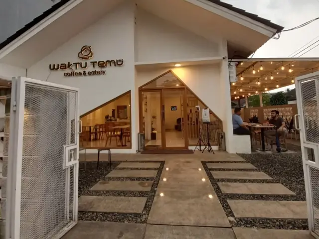 Gambar Makanan Waktu Temu Coffee & Eatery 16