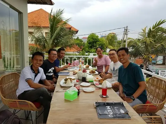 Gambar Makanan Ayam Kendeel Resto 18