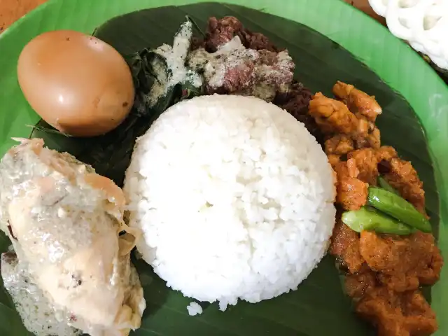 Gambar Makanan Gudeg Pak Atmo 16