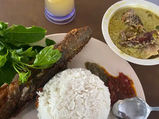 Itik Salai Masthar Nilai Food Photo 5
