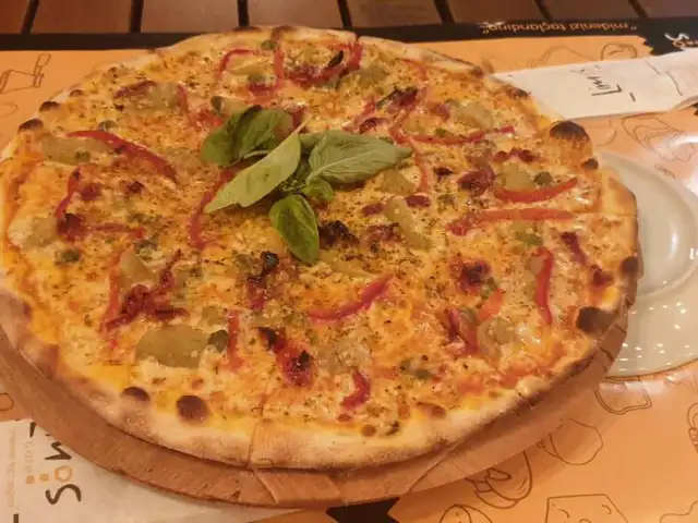 Limos Pizza'nin yemek ve ambiyans fotoğrafları 19